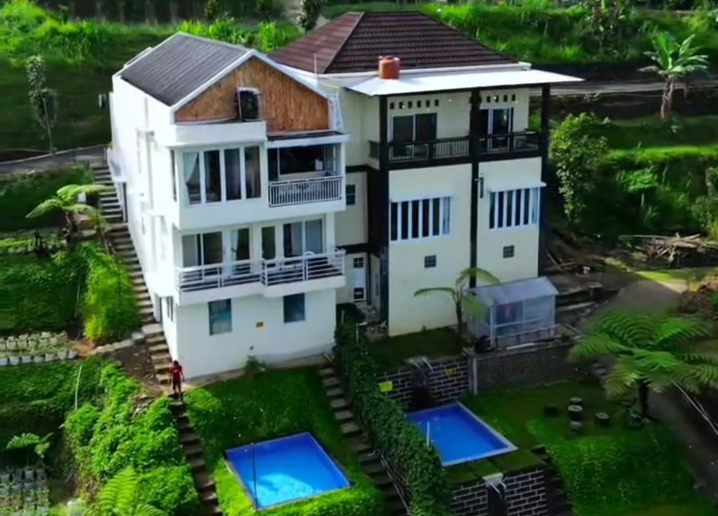 Villa Green Kemuning 2 Villa & Homestay Green Kemuning